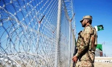 Pakistan İranla sərhədi bağladı və  əlavə qüvvələr toplayır