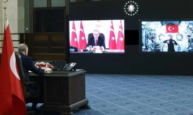 Ərdoğan kosmosdakı ilk türk astronavtı Gezeravcı ilə danışdı