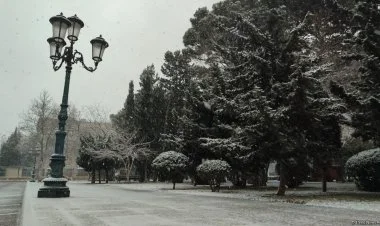 Bakıya qar yağıb