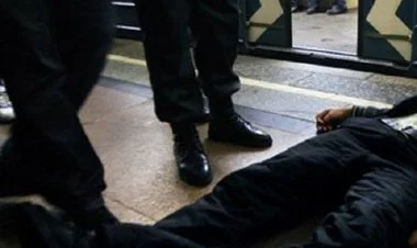 Metroda sərnişin öldü