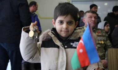 Füzuliyə qayıdan ailələrə mənzillərin açarları təqdim olunub