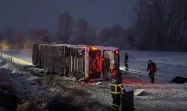 Türkiyədə avtobus aşıb, 6 nəfər ölüb, 33 yaralı var