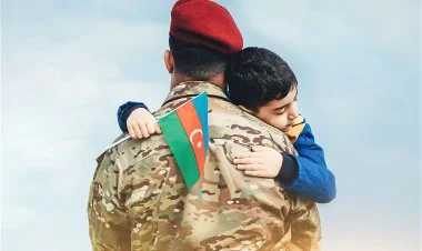 Anasını şeirə qısqanan şəhid oğlu