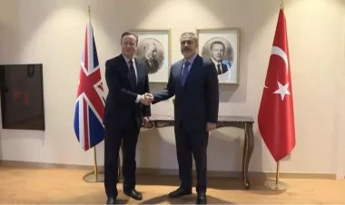 Hakan Fidan İstanbulda Devid Kemeron ilə görüşüb