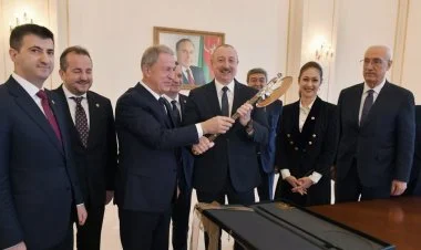 Əliyev Türkiyə Milli Müdafiə Komissiyası sədri ilə görüşüb