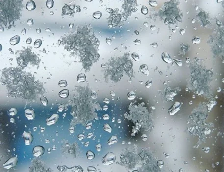 Bakıda və Abşeronun bəzi ərazilərində sulu qar yağır