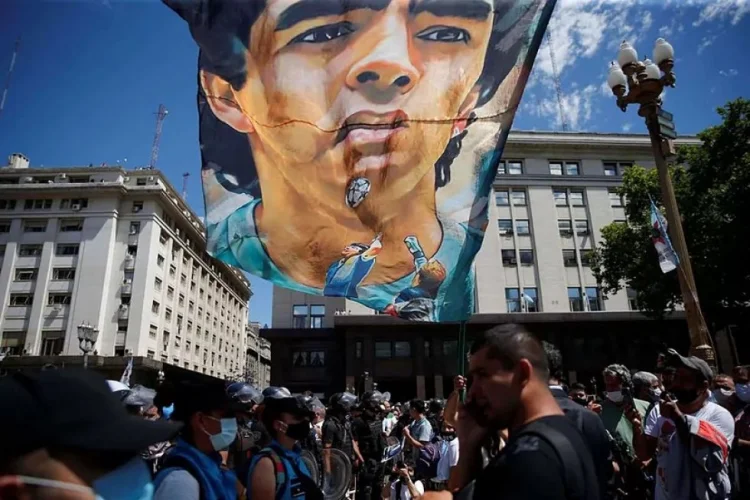 Maradonanın oğlu: Atamı öldürüblər