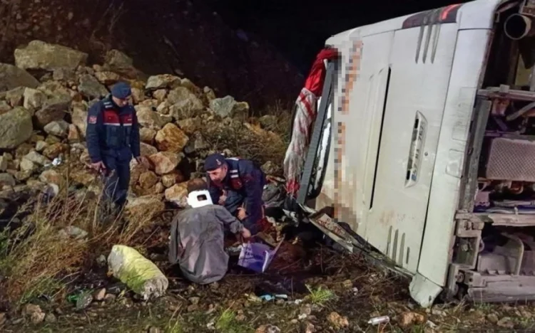 Türkiyədə avtobus qəzasında azı 9 nəfər ölüb