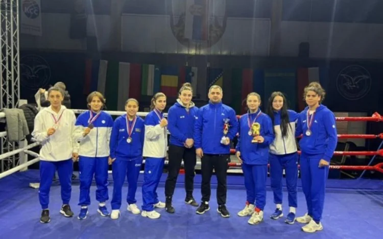 Azərbaycanın qadın boks yığması yeddi medal qazanıb