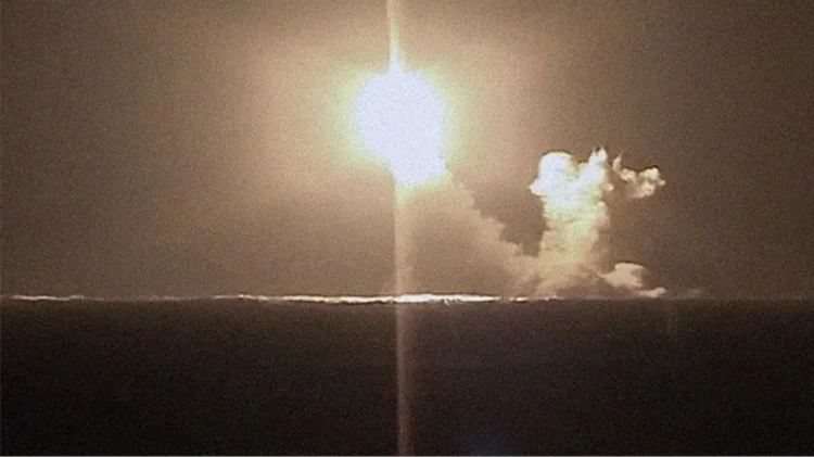Şimali Koreya yeni qanadlı raketi sınaqdan keçirib
