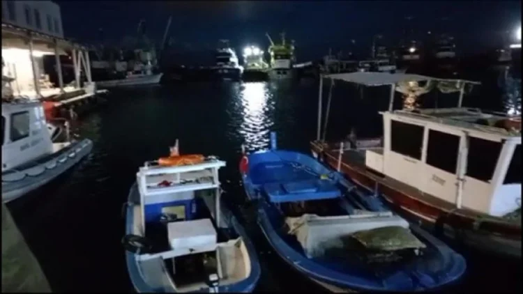 İzmirdə balıqçı gəmisi batıb: 3 ölü, 2 itkin