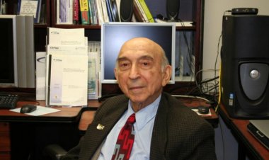 Berkli Universitetinin ömürlük professoru seçilmiş şəxs