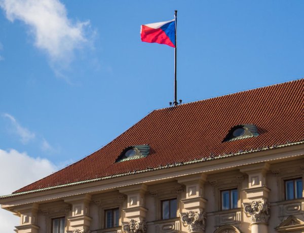Çexiya XİN Azərbaycan sərhədini pozan vətəndaşına yiyə çıxdı