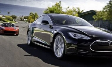 “Tesla” 2,2 milyon avtomobilini geri çağırıb
