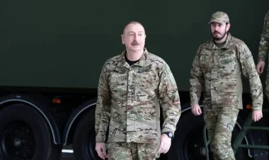 İlham Əliyev və oğlu hərbi obyektlərdə olublar FOTO