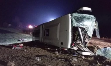 Türkiyədə avtobus qəzası: 1 ölü, 18 yaralı