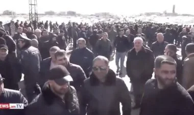 Ermənistanda etirazçılar İrəvan-Martuni yolunu bağlayıblar