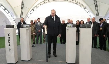 İlham Əliyev Xocalıdadır FOTO