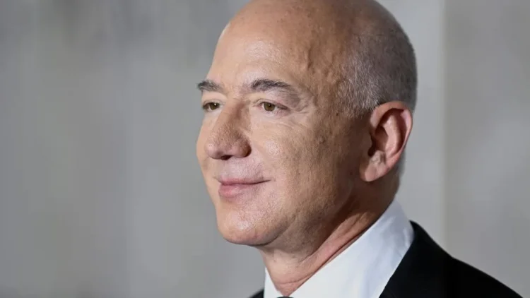 Bezos “Amazon”un 2 milyard dollar dəyərində səhmlərini satdı