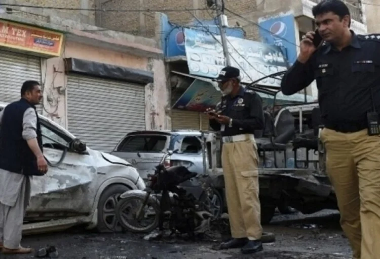 Pakistanda silahlıların hücumu nəticəsində azı 10 polis ölüb