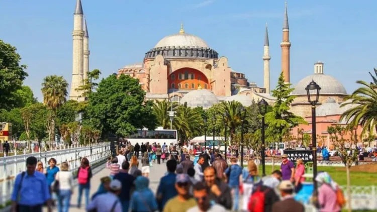 İstanbul rekord sayda - 17 milyon xarici turisti qəbul edib
