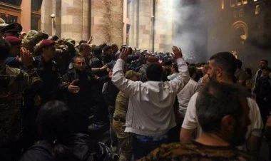 Ermənistan əhalisi təşviş içində Bakının hücumunu gözləyir