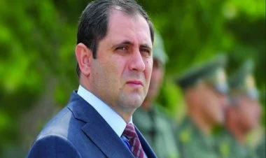 Ermənistanın müdafiə naziri Papikyan İrana yola düşüb