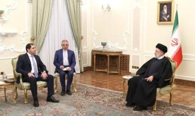 İran Prezidenti Ermənistan müdafiə nazirinə xəbərdalıq edib