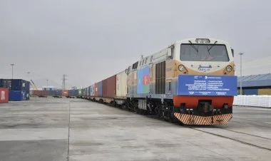 Prezidentlər Çindən gələn konteyner qatarını canlı izləyib