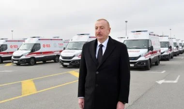 Prezident yeni təcili yardım avtomobilləri ilə tanış olub
