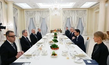 İlham Əliyevin Y.Stoltenberqlə şam yeməyi əsnasında görüşü