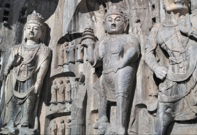 Çinin şimalında qədim buddist məbədi aşkarlanıb