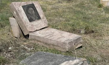 Ermənilər tərəfindən dağıdılan Xocalı qəbiristanlığı