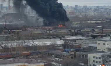 Rusiyada ağır silahlar istehsal edən "Uralmaşzavod" yanır