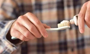 Diş pastası icad olunmazdan əvvəl dişlər necə təmizlənirdi?