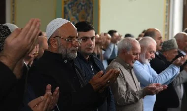 Bakıda Təzəpir məscidində bayram namazı qılınıb