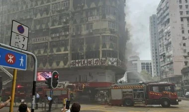 Honkonqda çoxmərtəbəli binada yanğın olub,