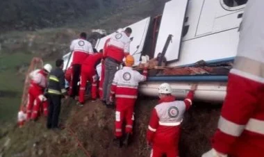 Təbrizdən Rəştə gedən avtobus aşıb, 5 ölü, 18 yaralı