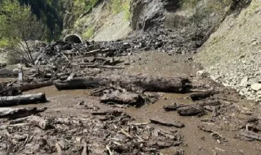 Gürcüstanda torpaq sürüşməsi baş verdi