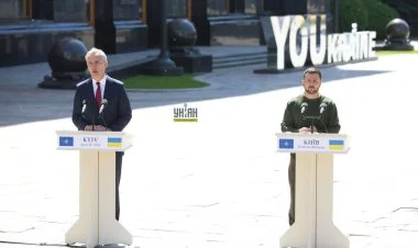 Yens Stoltenberq Ukraynada səfərdədir