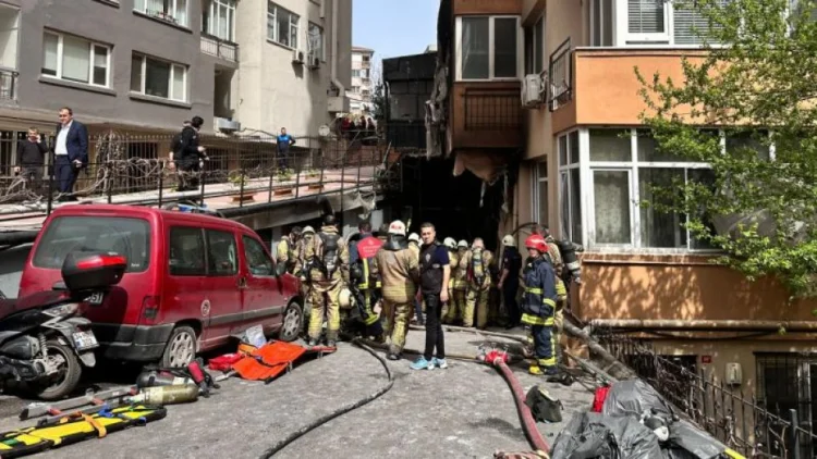 İstanbulda güclü yanğın: 27 ölü, 3 yaralı YENİLƏNİR/FOTO