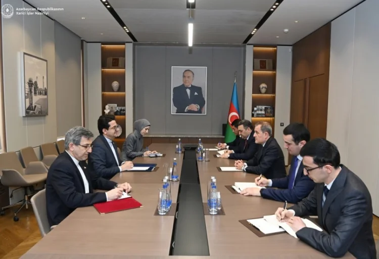 Ceyhun Bayramov iranlı diplomat Abbas Musəvi ilə görüşdü