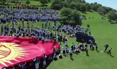 Qırğızıstanda dondurma maşını 29 uşağı vurdu VİDEO