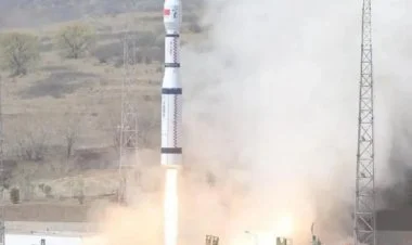 Çin ekoloji cəhətdən təmiz raketi uğurla fəzaya buraxıb