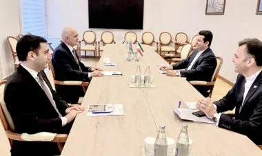 Şahin Mustafayev İranın Azərbaycandakı səfiri ilə görüşüb