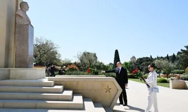 Prezident və birinci xanım faşizm üzərində Qələbəni anıblar