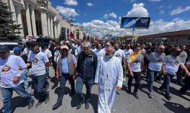 “Vətən naminə Tavuş” hərəkat yürüşü İrəvan küçələrində VİDEO