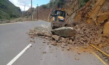 Ordubadda qaya uçqunu FOTO