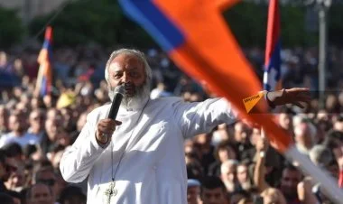 Paşinyana qarşı mitinq nə davam edir, nə də bitir