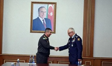 Azərbaycan müdafiə nazirinin müavini ehtiyata buraxılıb